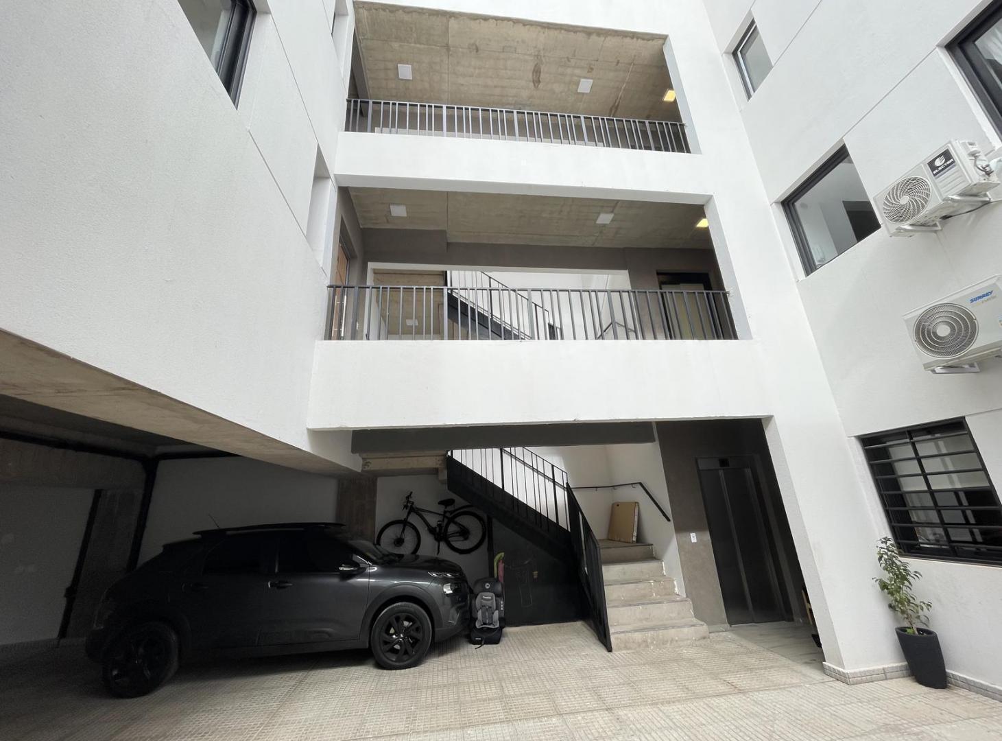 Foto de Departamento monoambiente a estrenar con terraza propia - Flores, imagen 2