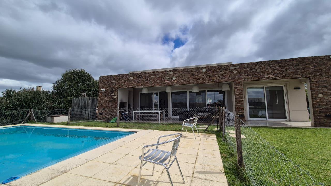 Foto de ALQUILER VERANO casa en 1 planta al lago con piscina, imagen 2