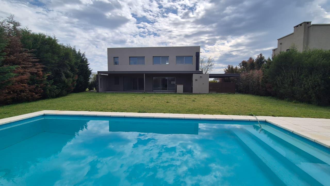 Foto de ALQUILER CASA RENOVADA JARDIN PISCINA EN CANTON ISLAS, imagen 4