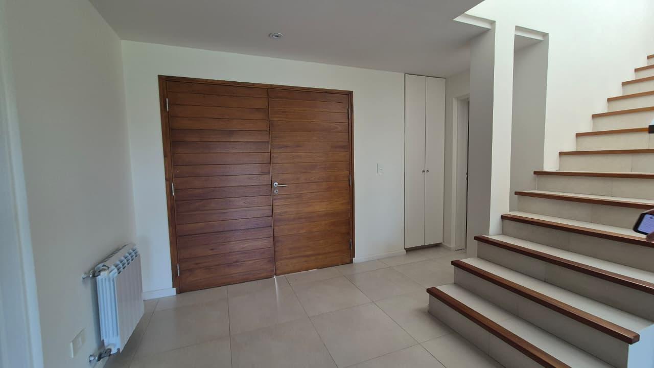 Foto de ALQUILER CASA RENOVADA JARDIN PISCINA EN CANTON ISLAS, imagen 3