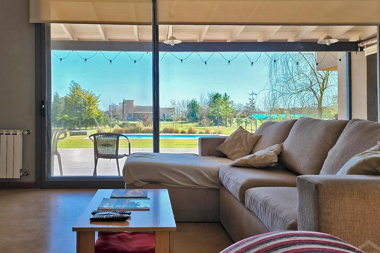 Foto de NUEVO VALOR! FINANCIA! Venta / ALQUILER Casa en Chacras de La Reserva, imagen 2