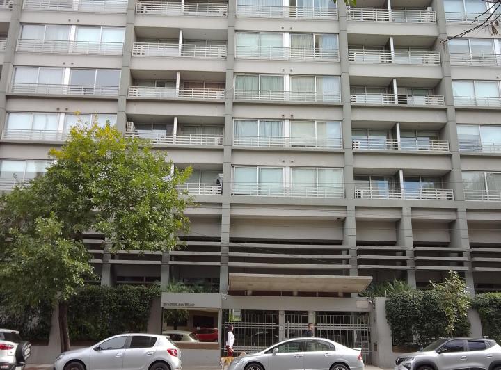 Quartier san Telmo un ambiente, baño completo, cocina incorporada, luz-sol 1