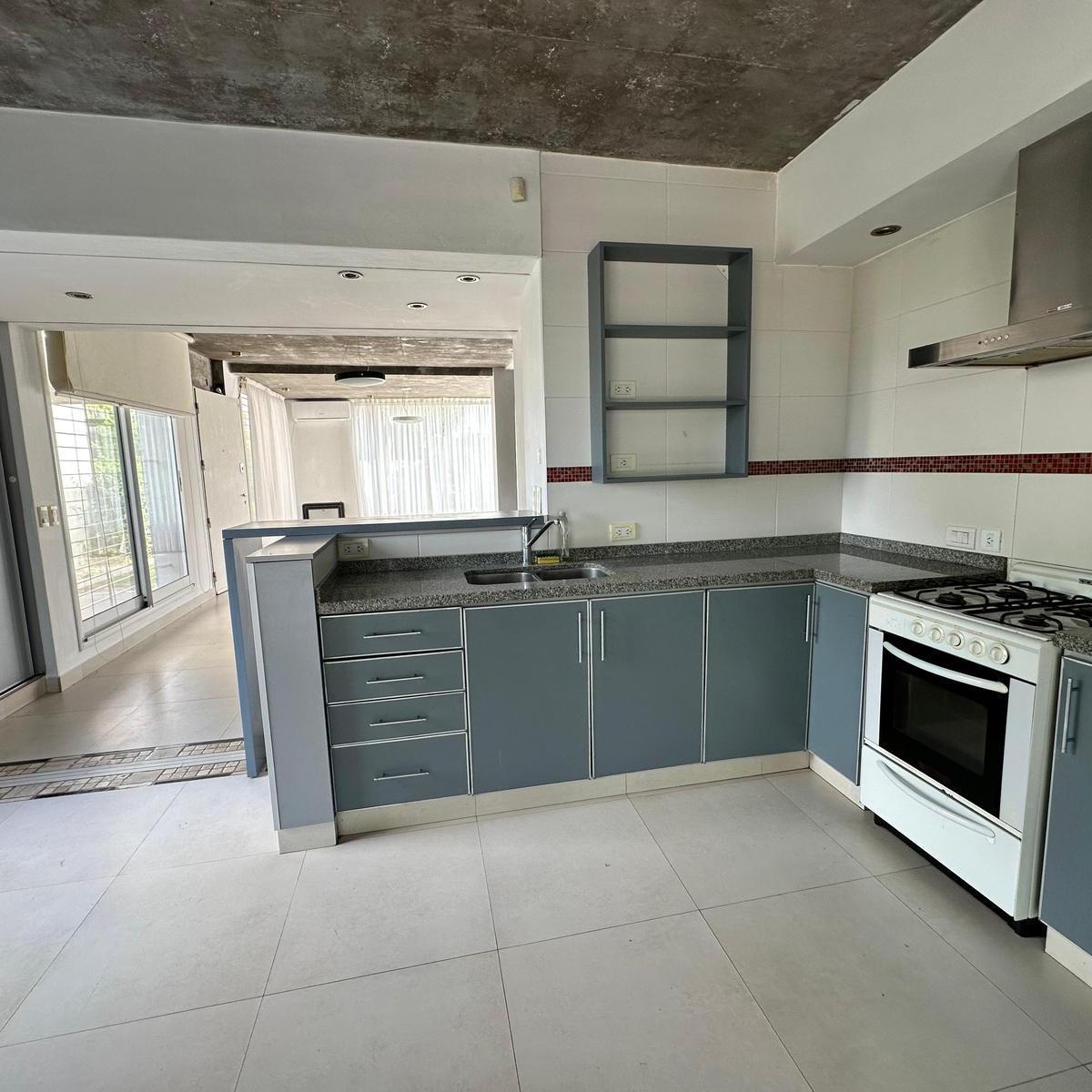 Casa en Venta 2 Dorm. Piscina Barrio Cantegrill Funes 3