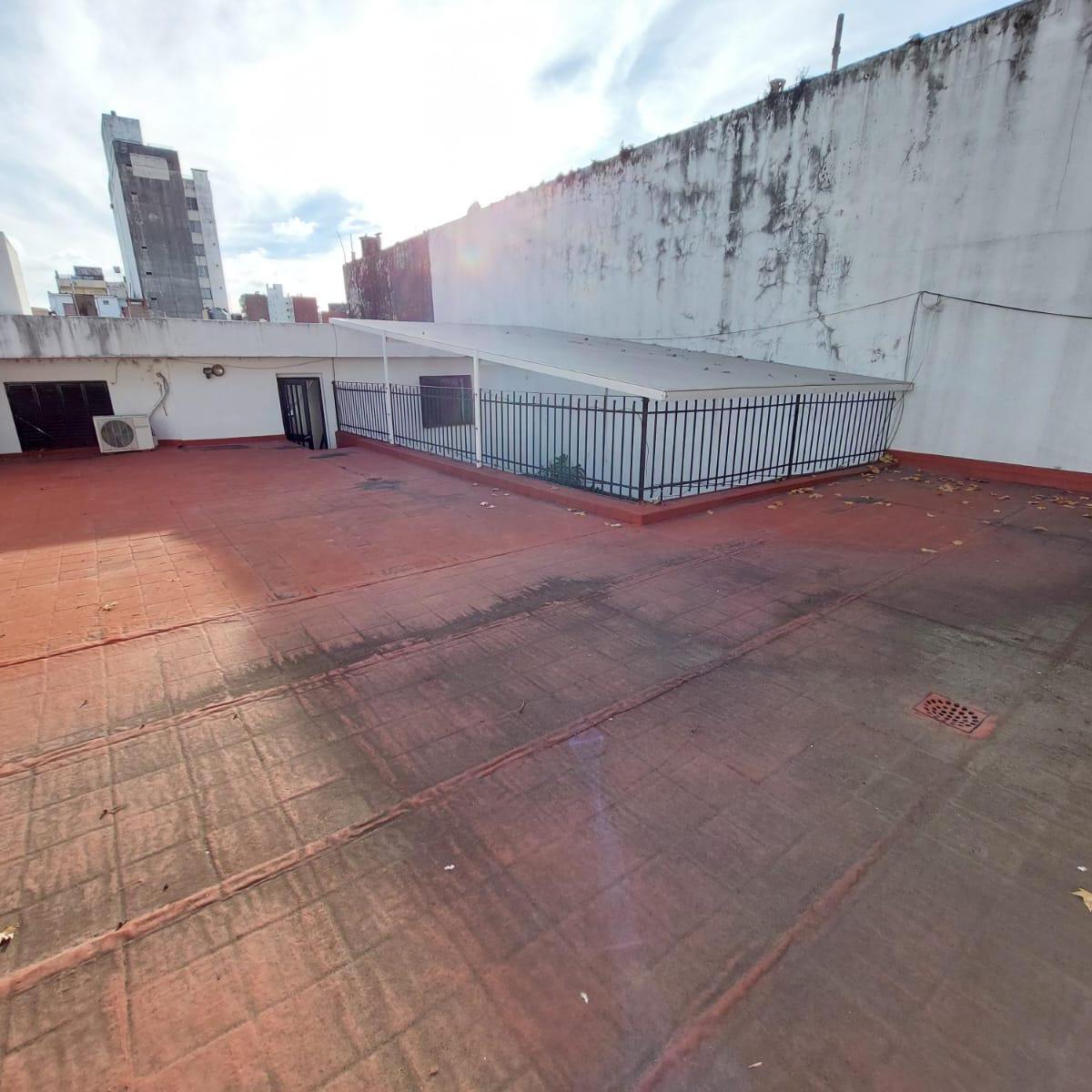 Casa en Venta 4 Dorm. Piscina Zona Lourdes Rosario 5