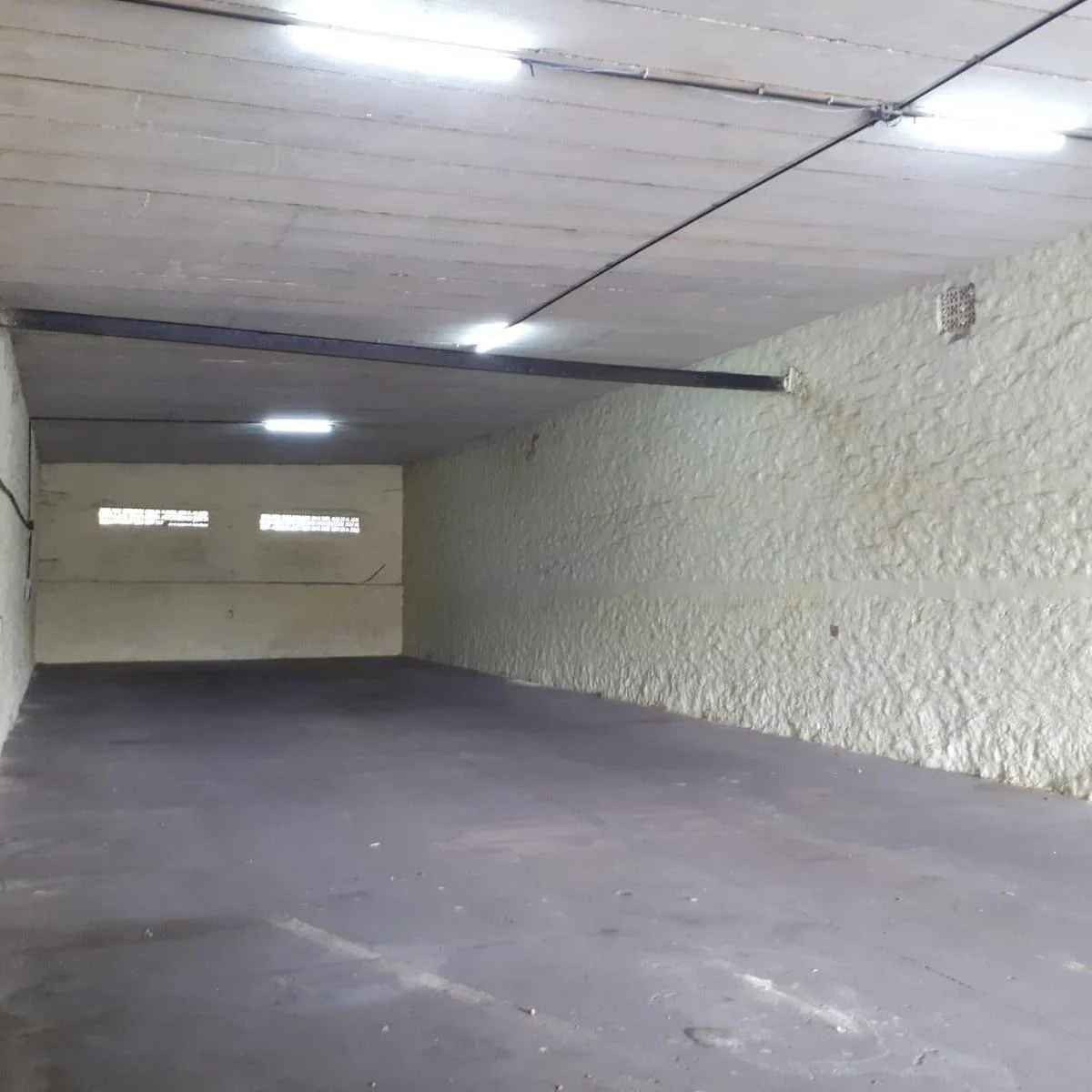 Venta Galpon Deposito Av Circunvalacion 27 de Febrero Apto Camiones Baños Techo Hormigon 5