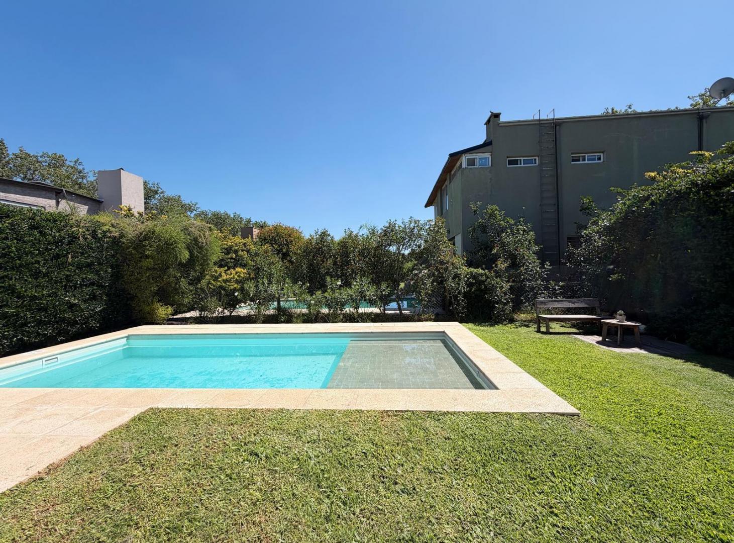 Venta Casa 4 dormitorios en Barrio cerrado Los Pasos Piscina Parrillero