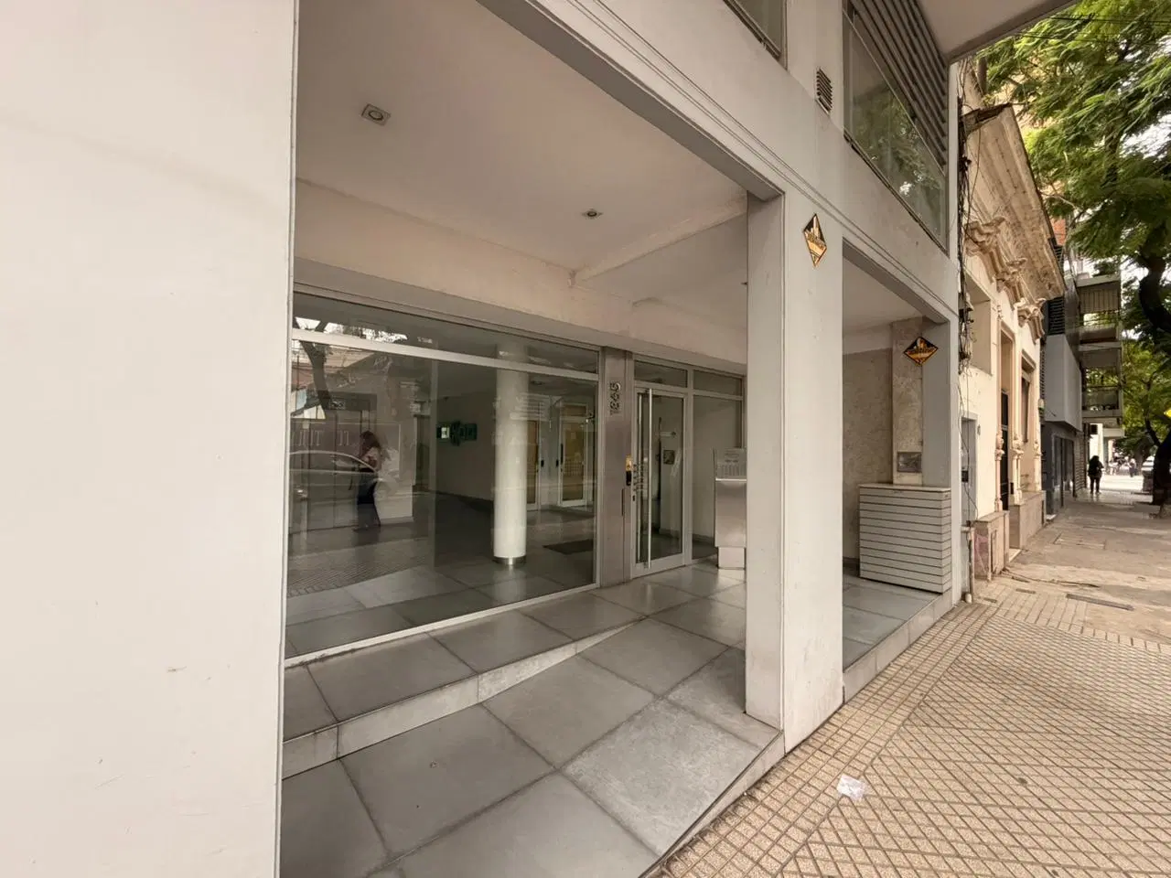 Venta Departamento de 2 Dormitorios con Balcón y Cochera - 3 de Febrero y Dorrego 2