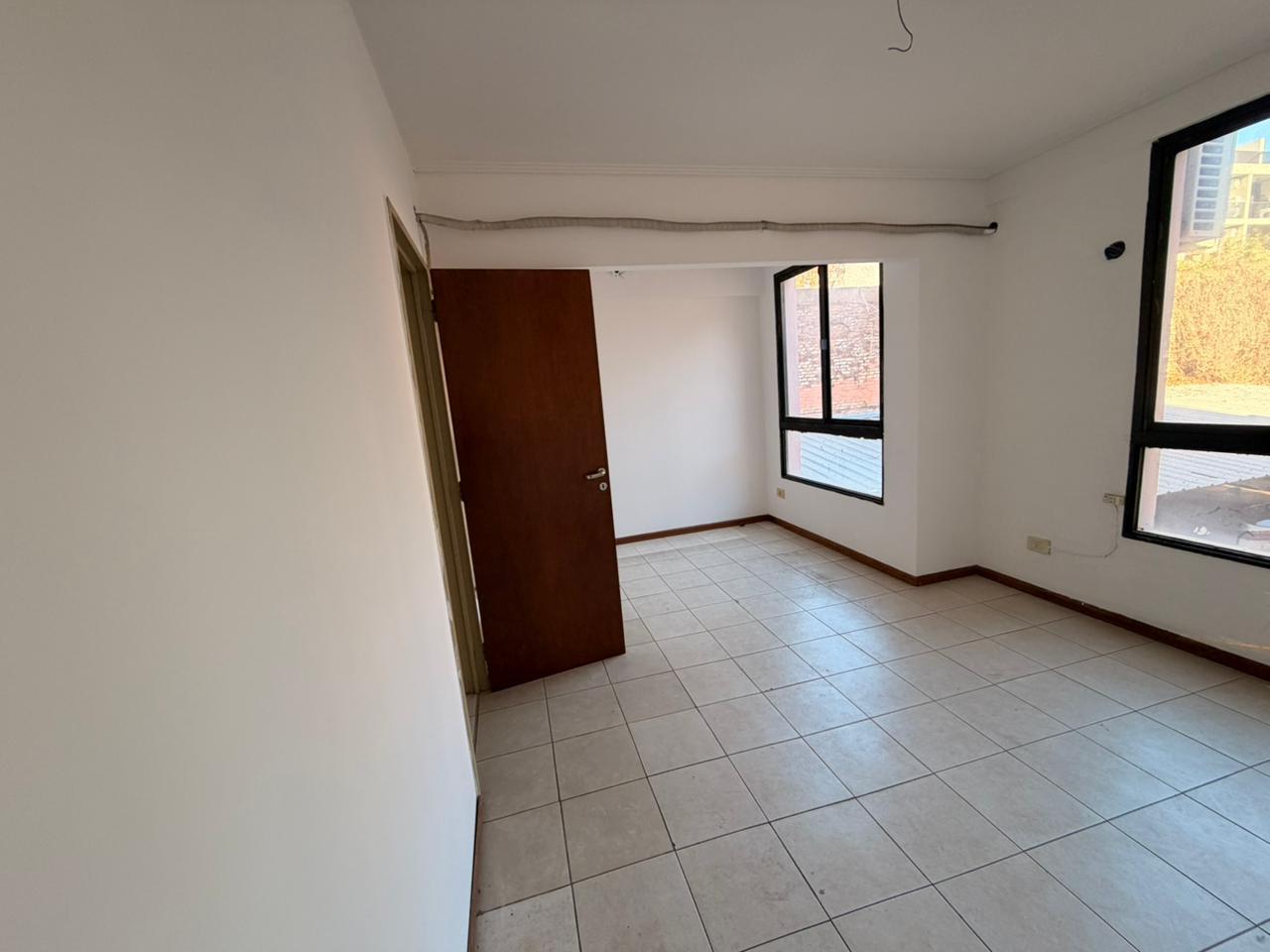 Foto de ALQUILER - OFICINA CON 2 PRIVADOS - Zona Facultades - Av Francia 853, imagen 5