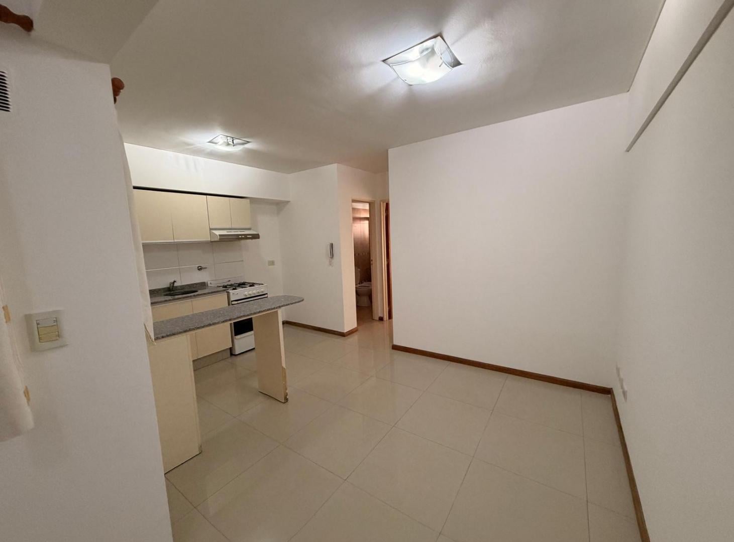Foto de ALQUILER - Departamento 1 Dormitorio Rosario Zona Centro, imagen 1