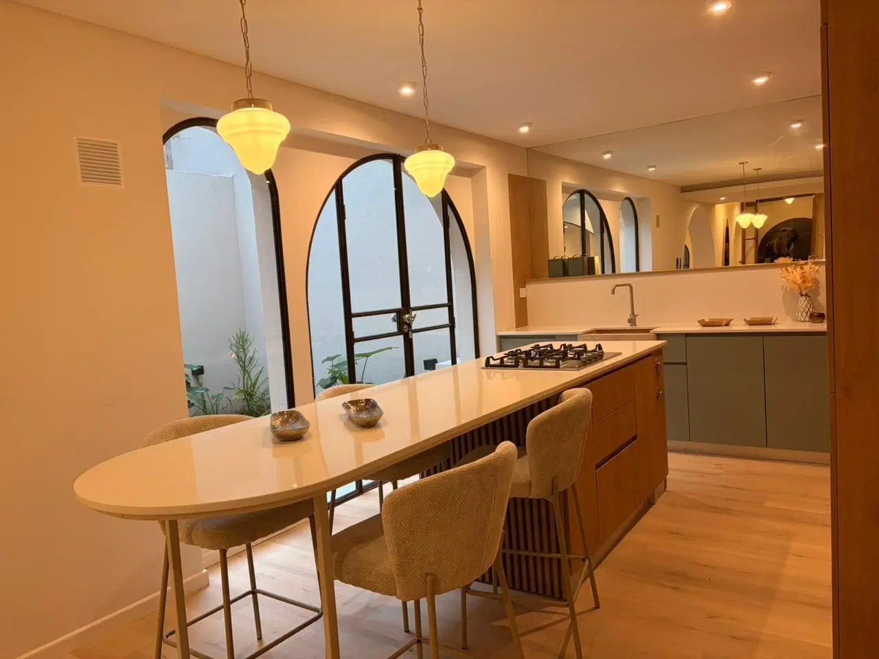 VENTA - Casa 3 dormitorios con pileta - Barrio Lourdes 3