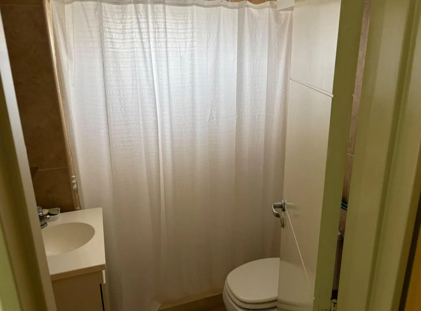 VENTA - MONOAMBIENTE AMPLIO - MONTEVIDEO 472 - BARRIO MARTIN 5