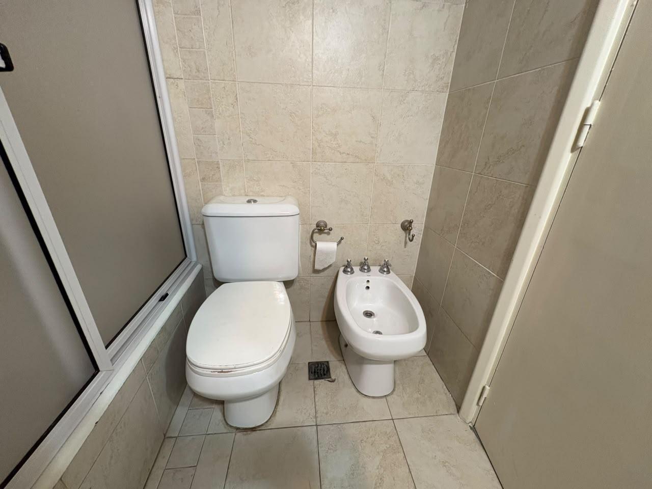 Foto de ALQUILER - DEPARTAMENTO DE 2 DORMITORIOS - PRESIDENTE ROCA 1440, imagen 1