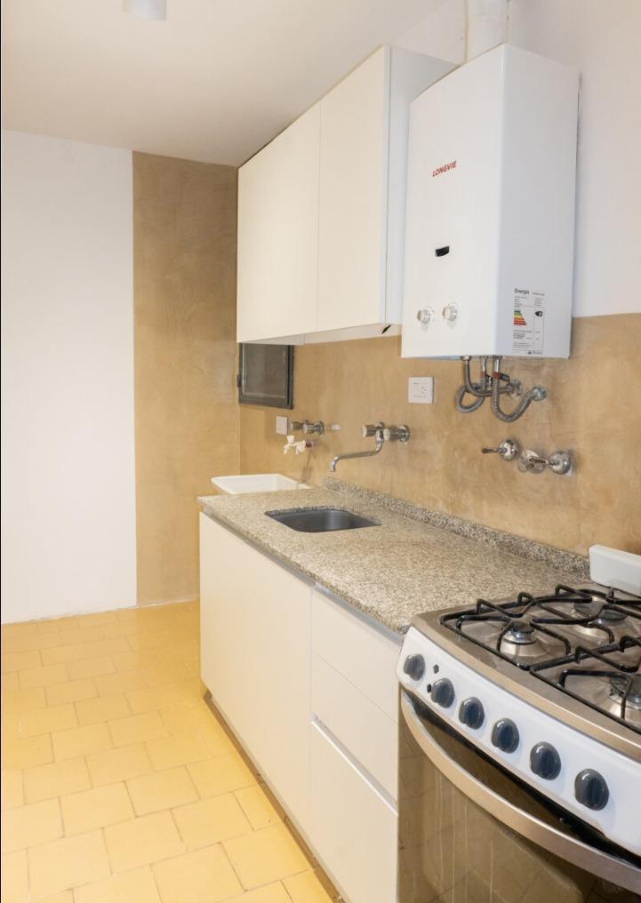 Foto de VENTA - DEPARTAMENTO DE 3 DORMITORIOS - SAN LORENZO 1730 PISO 4, imagen 2