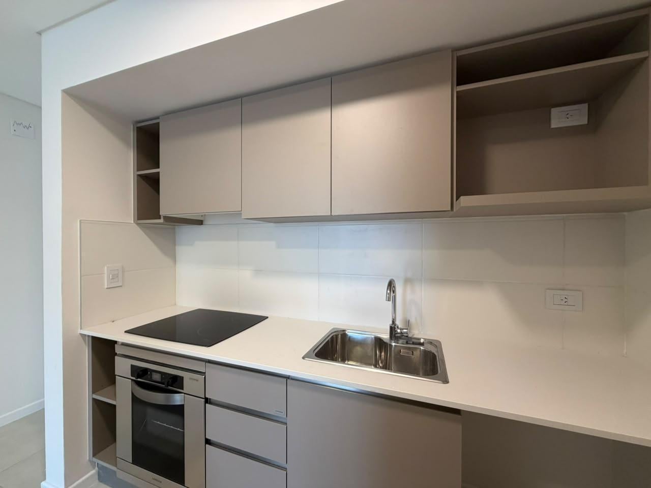 Foto de VENTA - DEPARTAMENTO1 DORMITORIO - CONDOMINIO ANA - AV CARBALLO, imagen 3