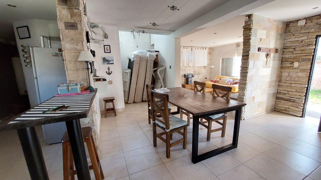 Foto de Venta Casa Funes Santa Fe Terreno 590 m2 Construidos 85 m2 Jardín Pileta, imagen 4