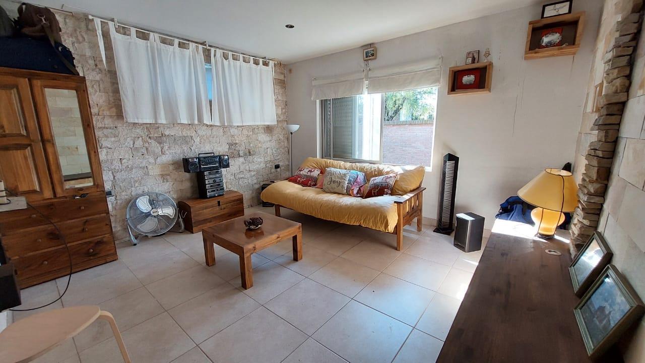 Foto de Venta Casa Funes Santa Fe Terreno 590 m2 Construidos 85 m2 Jardín Pileta, imagen 2