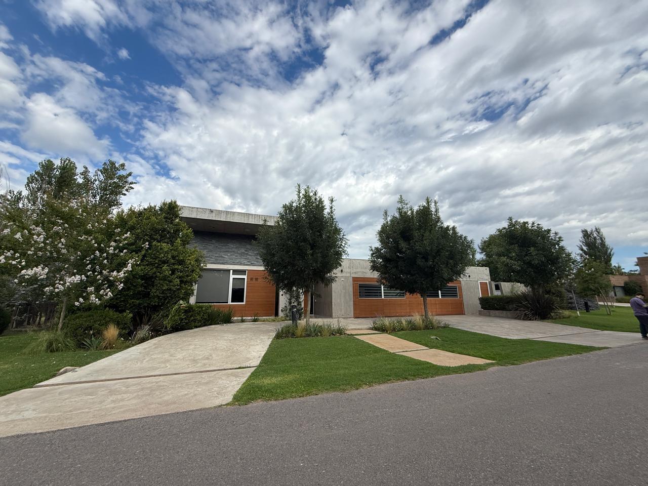 Foto de Venta - Casa en Kentucky Barrio Cerrado Funes, imagen 1