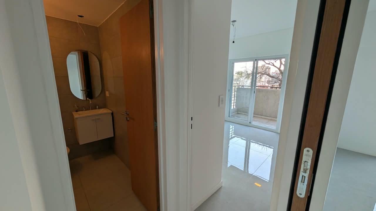 Foto de Venta - Departamento de 1 dormitorio - San Lorenzo y Constitución, imagen 3