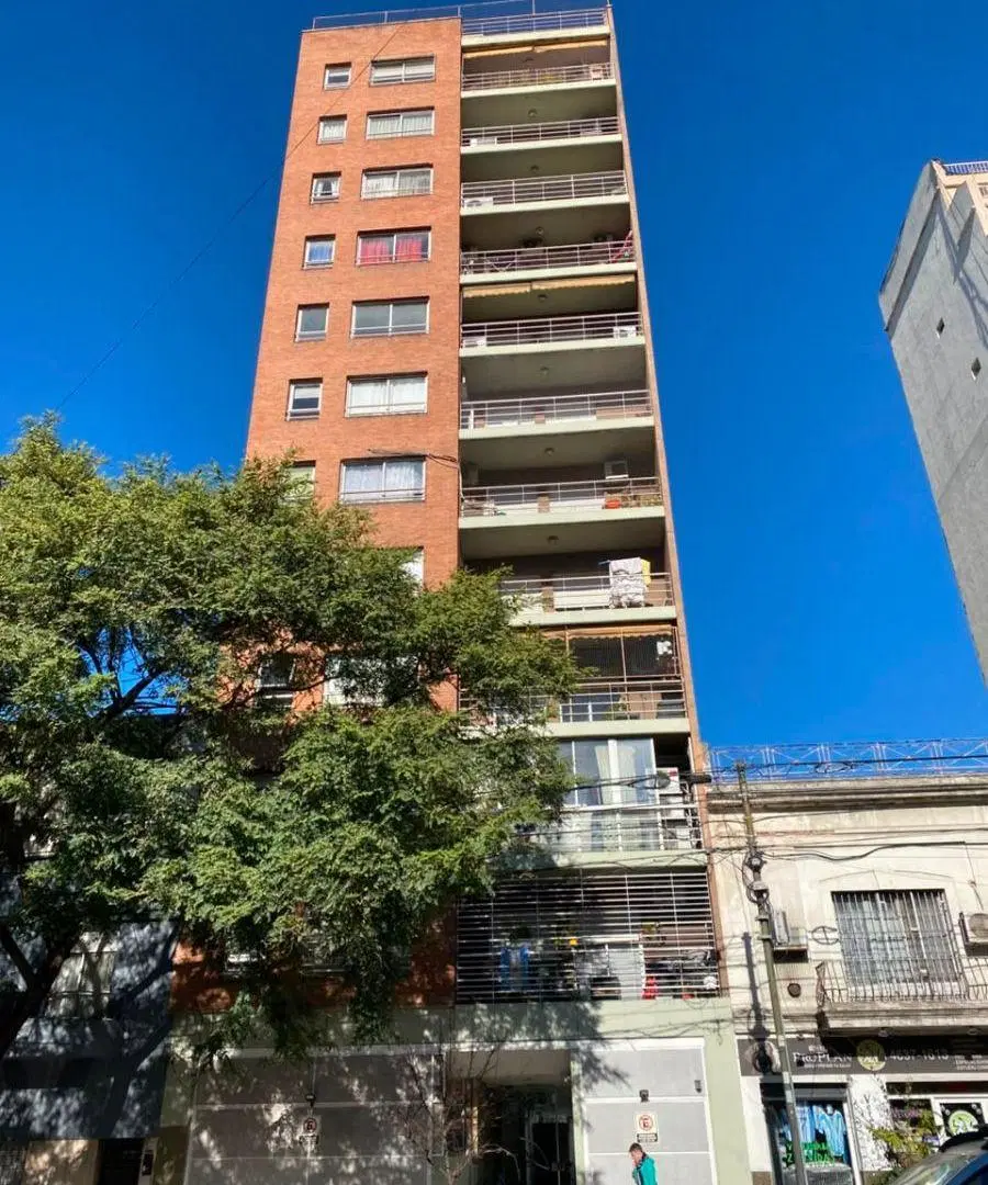 Departamento 3 ambientes en venta en Av Directorio 4