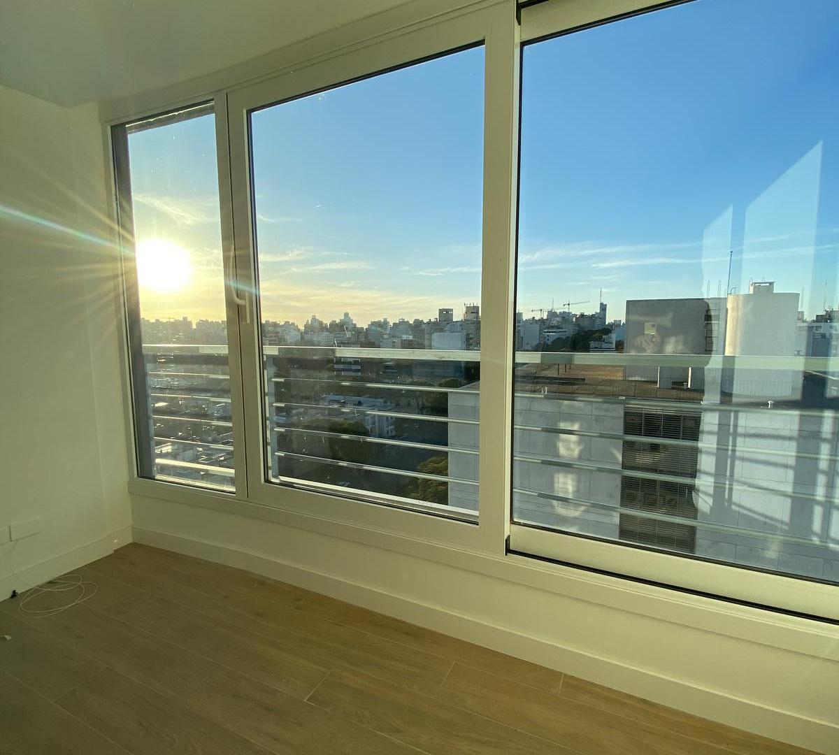 Foto de Venta De Apartamento Monoambiente En Edifico JOY Montevideo, Piso Alto!, imagen 2