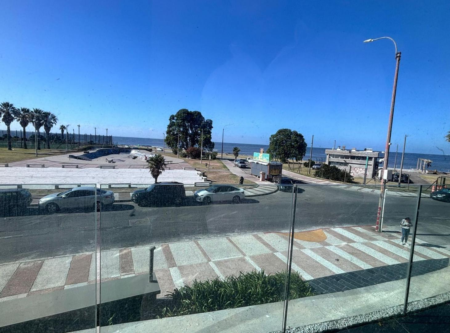 Foto de Apartamento de 3 dormitorios en suite, Forum, terraza, garage doble, imagen 1