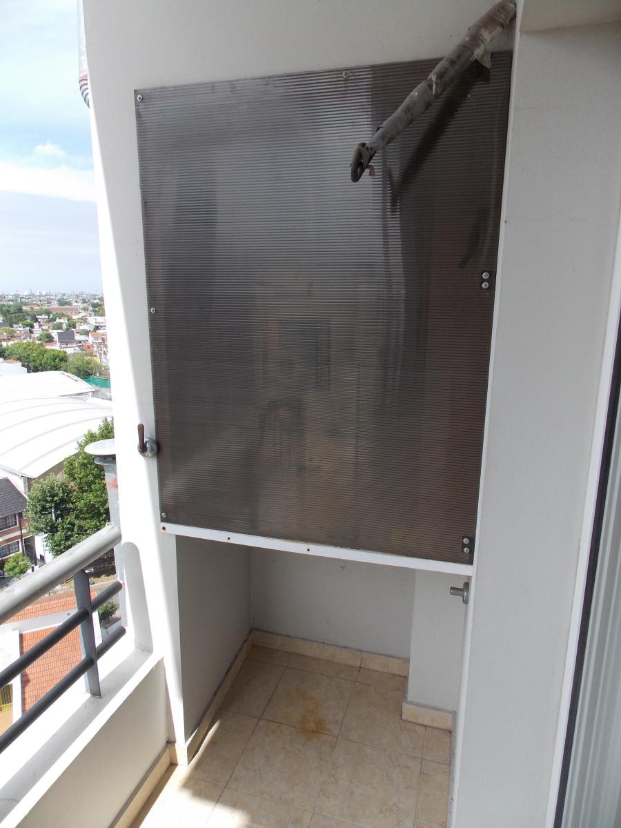 Lanus: Excelente Semipiso 2 Ambientes a 150 m. de Av Yrigoyen. Doble Balcón 5