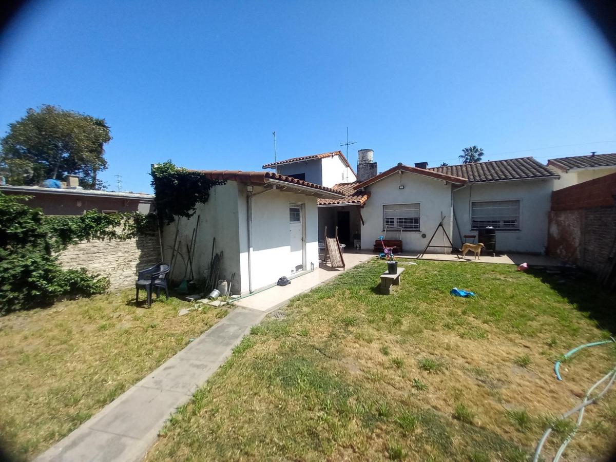 Chalet a m de Av Larroque Sobre Lote de 510 m² Totales. 5