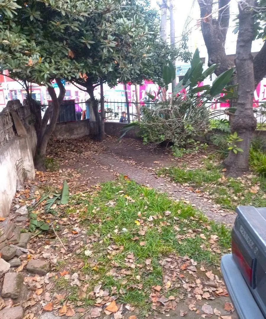 R. ESCALADA: CASA EN VENTA S/ LOTE PROPIO IRREGULAR. 222 m2 TOTALES 2