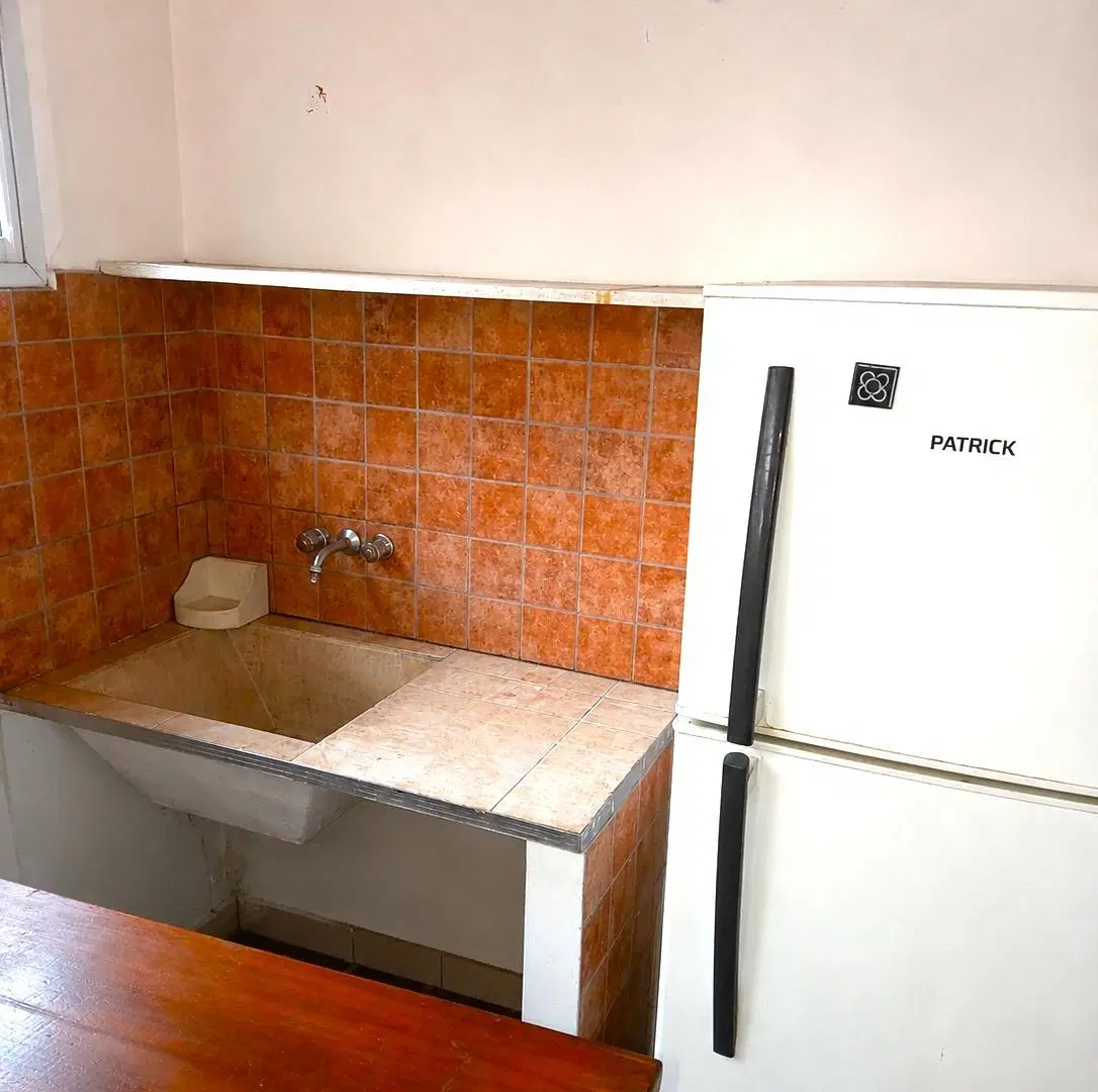 R. DE ESCALADA: ALQUILER DE AMPLIO PH 2 AMBIENTES AL FRENTE. SIN EXPENSAS. 3