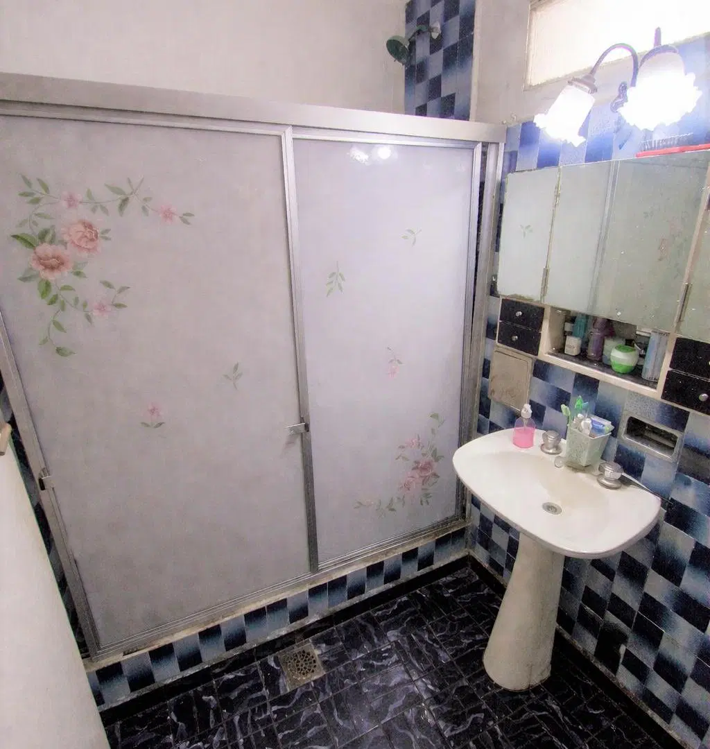 Casa en Venta y Alquiler 5 Ambientes Sobre Lote Propio 8,66 X 47 m – Cocheras + Fondo Libre. 4