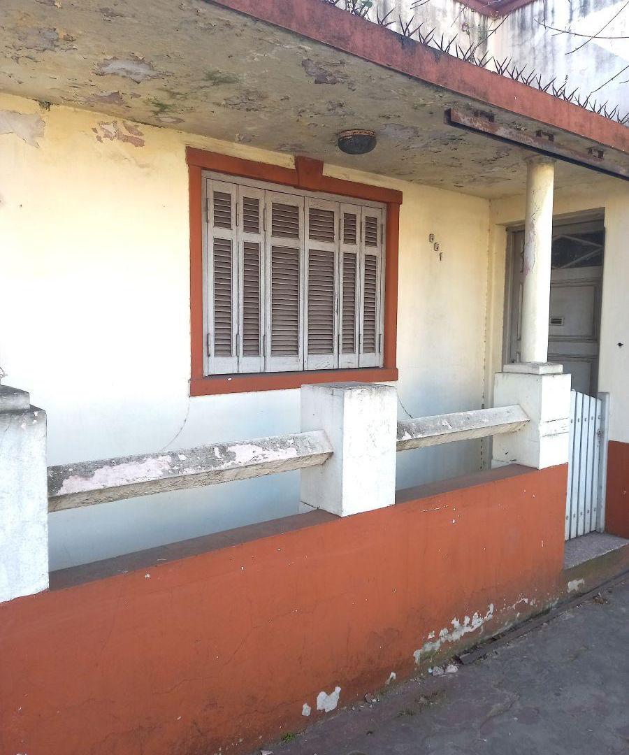 Foto de ESCALADA: VENTA DE PH AL FRENTE P/ REFACCIONAR 2 AMBIENTES CON COCHERA, imagen 3