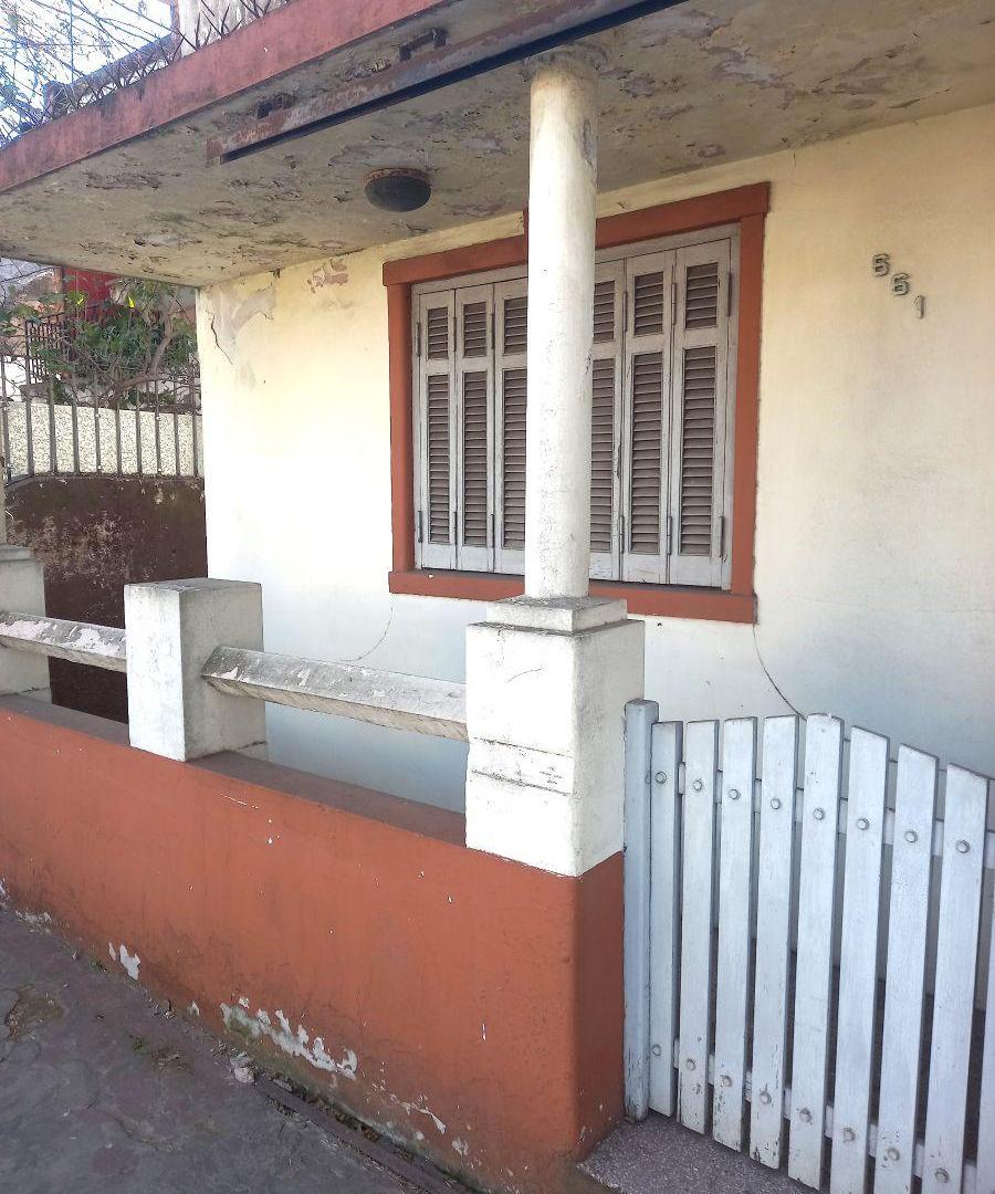 Foto de ESCALADA: VENTA DE PH AL FRENTE P/ REFACCIONAR 2 AMBIENTES CON COCHERA, imagen 2