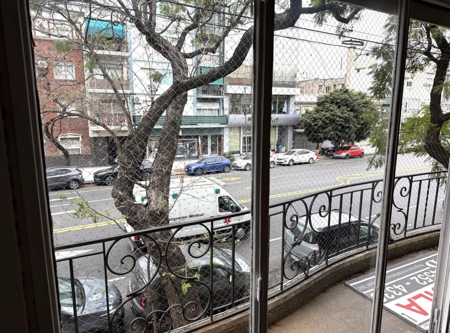 Foto de 3 AMB CON DEPENDENCIA AL FRENTE - 1ER PISO POR ESCALERA!, imagen 4