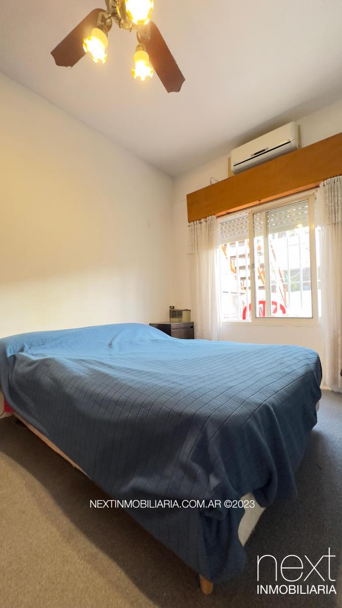 Casa de 2 Dorm. con Amplio Patio y Cochera a Pasos de La Av Eva Perón 4