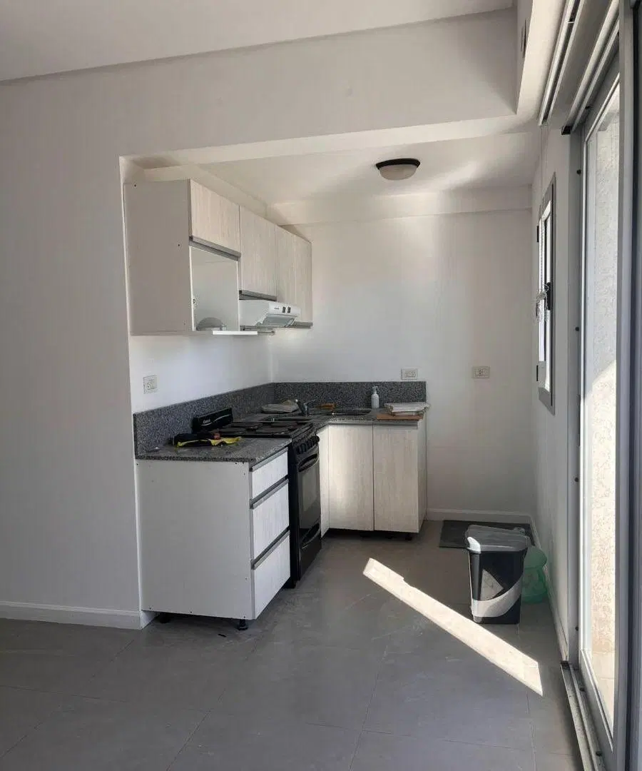 Excelente monoambiente divisible Premium en Alquiler con Balcón y Vista Abierta 4
