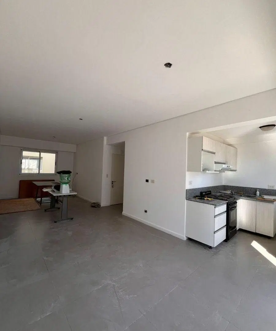 Excelente monoambiente divisible Premium en Alquiler con Balcón y Vista Abierta 2