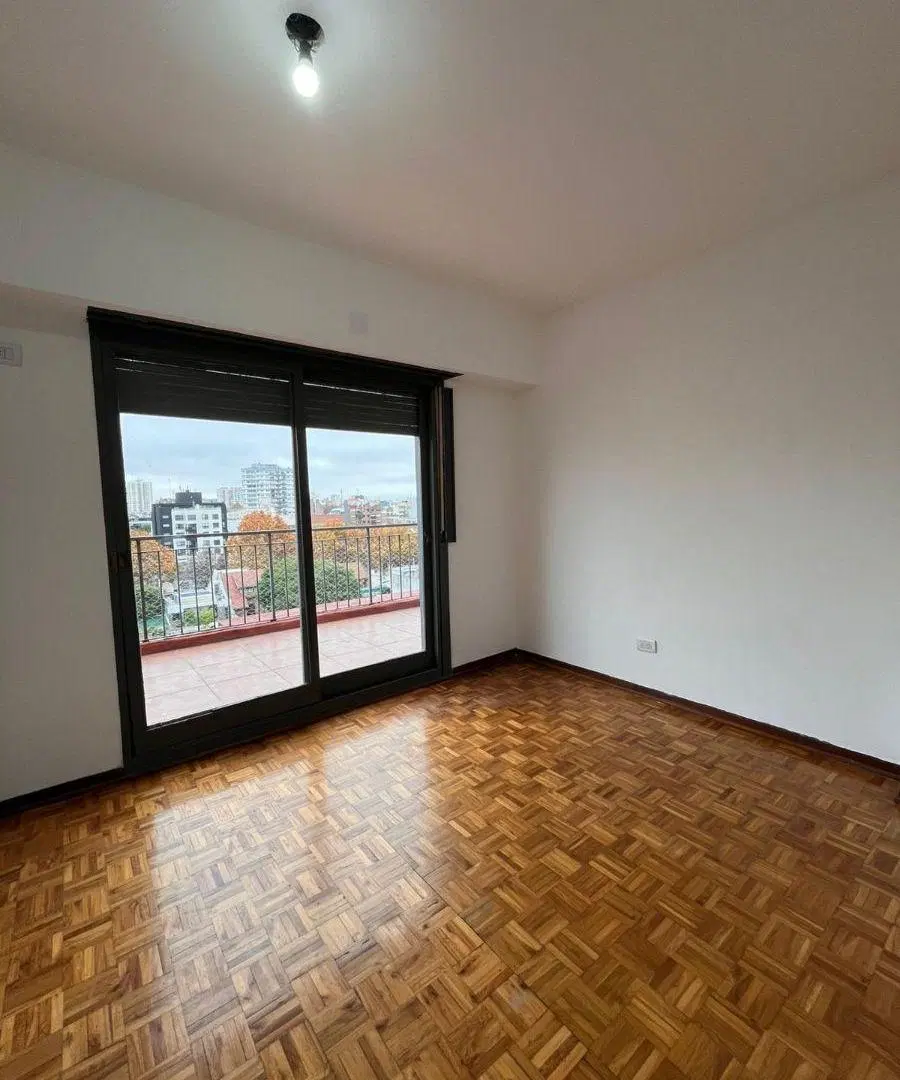 SEMIPISO de 4 amb - Apto credito - Luminoso con balcon terraza - Reciclado a nuevo- bajas expensas 2