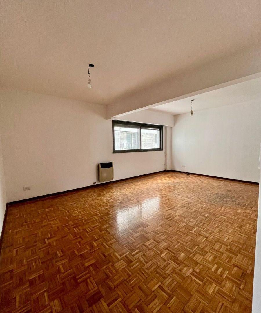 SEMIPISO de 4 amb - Apto credito - Luminoso con balcon terraza - Reciclado a nuevo- bajas expensas