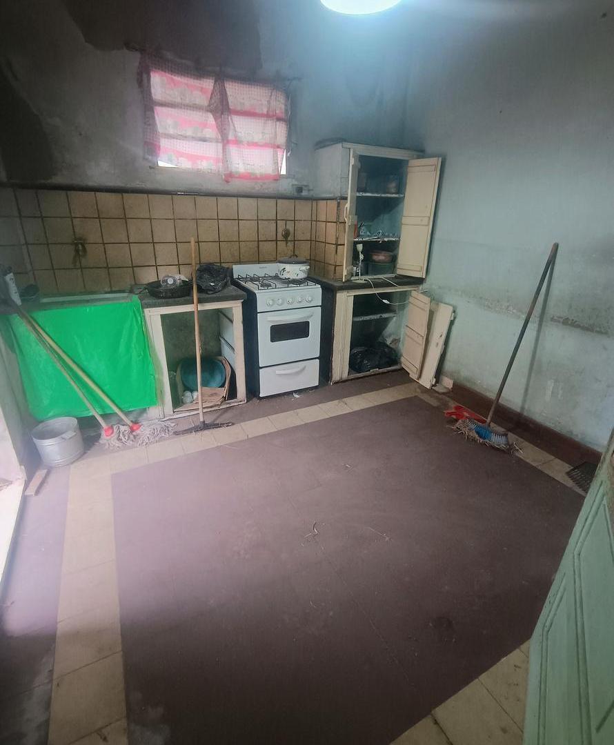 Foto de Casa a reciclar / demoler. Valor LOTE - Ideal proyectos, imagen 3