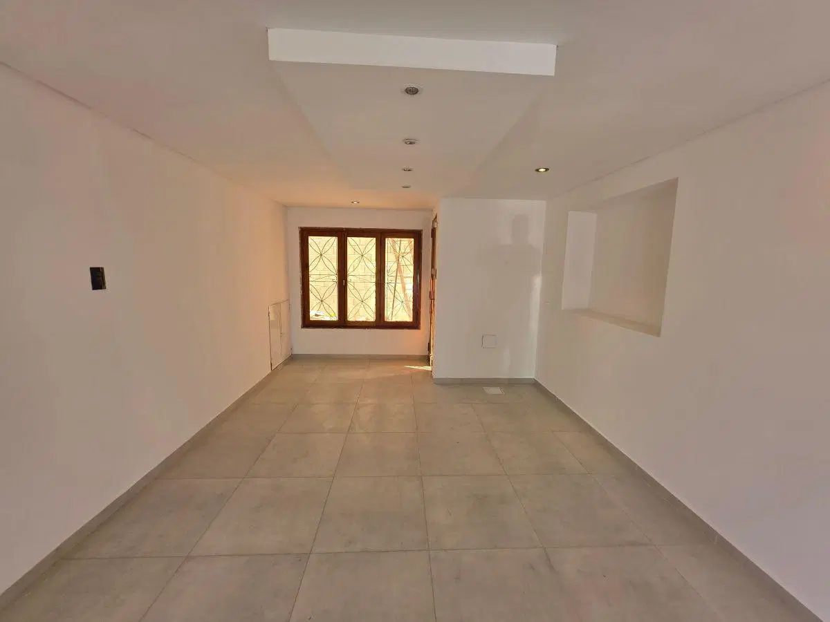 Local Comercial de 35 m² en Alquiler sobre Av. Alfonsina Storni – Excelente Visibilidad 2