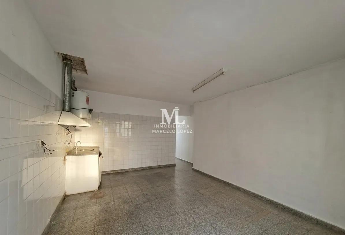 Foto de Local de 40 m² en alquiler en Barrio Marcelo T de Alvear, imagen 1