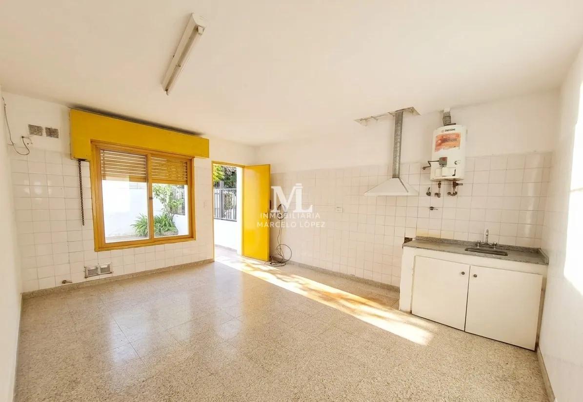 Foto de Local de 40 m² en alquiler en Barrio Marcelo T de Alvear, imagen 3