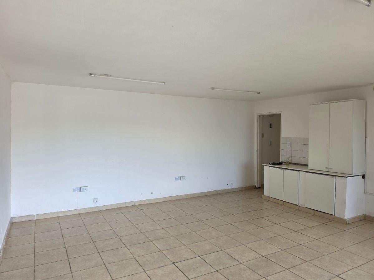 Foto de Alquiler Galpon + Oficinas, imagen 5