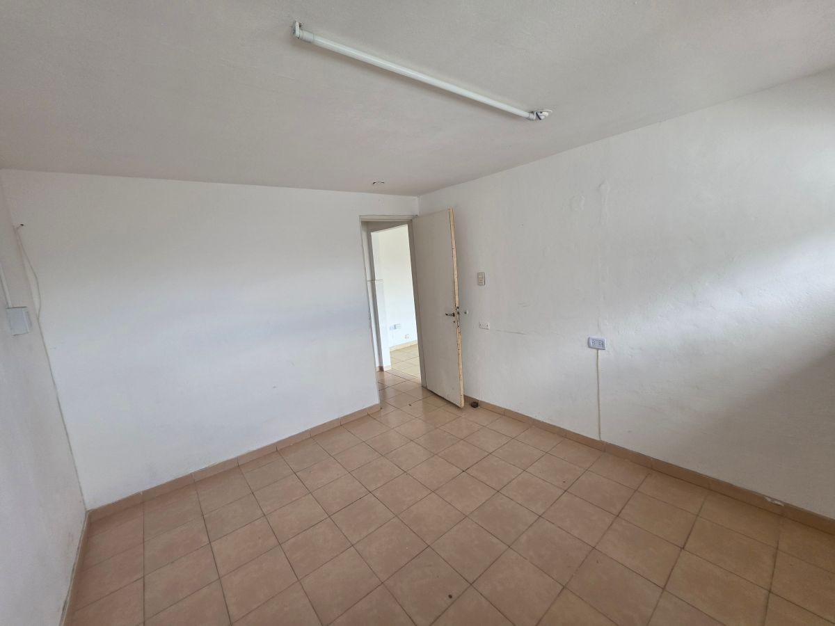 Foto de Alquiler Galpon + Oficinas, imagen 3