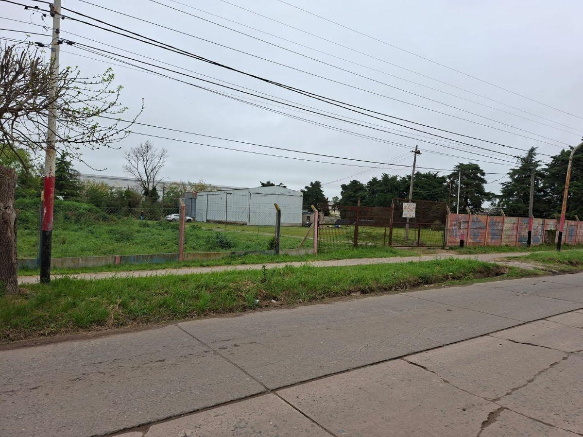 Foto de FRACCIÓN INDUSTRIAL 7130 M2 CON GALPÓN - VILLA GDOR GALVEZ, imagen 1