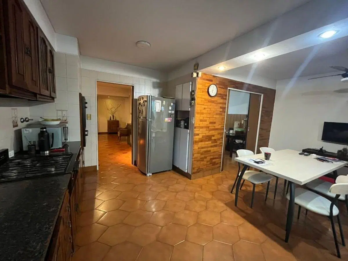 EXCELENTE CASA DE 4 AMBIENTES SOBRE LOTE DE 200 M2 5