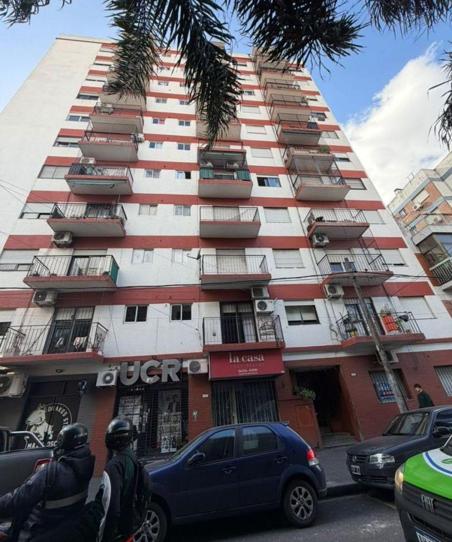 Foto de DEPARTAMENTO 2 AMBIENTES CON BALCÓN EN AV. SAN MARTÍN, imagen 1