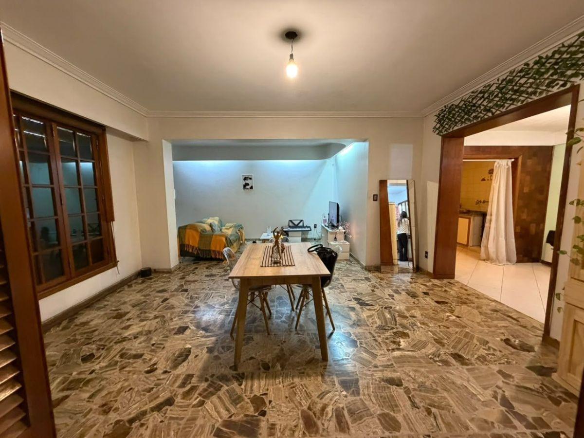Foto de CASA 4 AMBIENTES EN ZONA RESIDENCIAL DE RAMOS MEJÍA, imagen 2