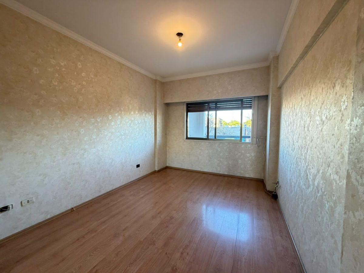 Foto de DEPARTAMENTO 3 AMBIENTES CON BALCÓN SOBRE AVENIDA DE MAYO, imagen 5