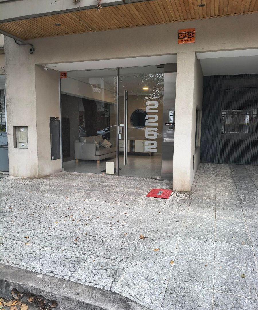 Monoambiente amueblado con gran patio en excelente zona!!